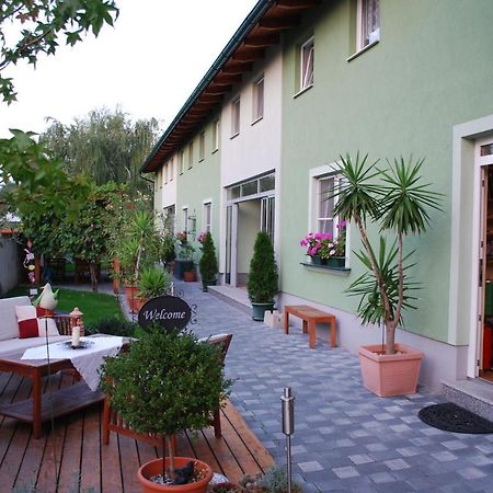 Haus Koenigshofer Appartement Neusiedl am See Buitenkant foto